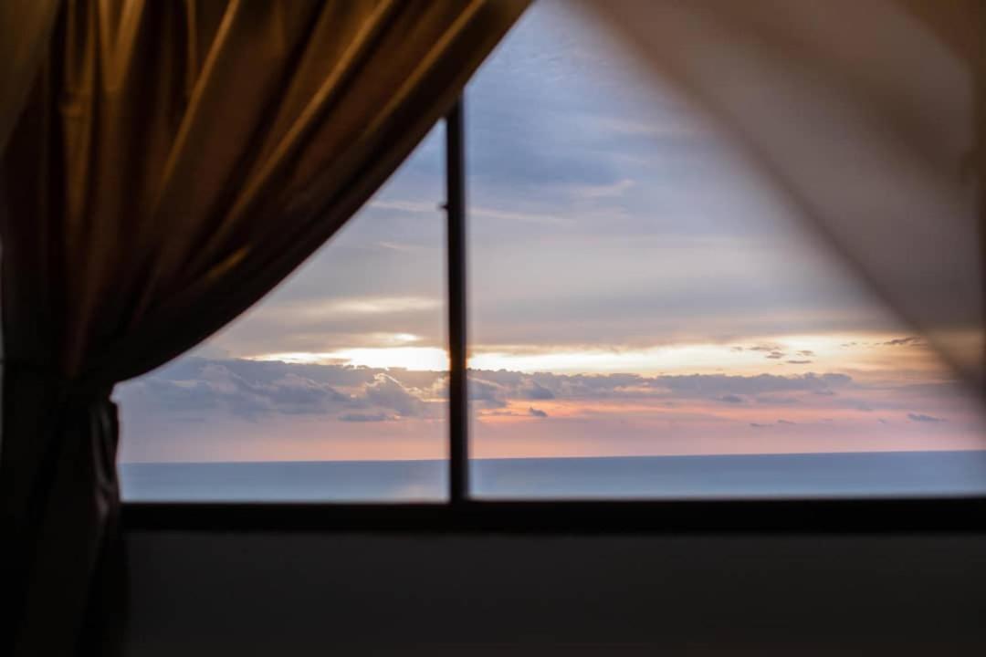 Deluxe Suite Seaview Batu Ferringhi 2304 - 2 Rooms מראה חיצוני תמונה